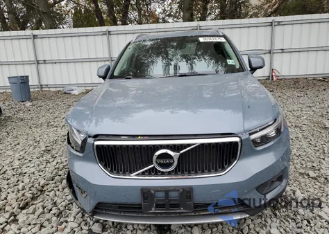 2021 Volvo Xc40 T5 Momentum z USA, uszkodzony, nr VIN YV4162UK7M2395151